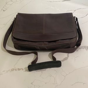 Kenneth Cole Leather Men’s Messenger Bag